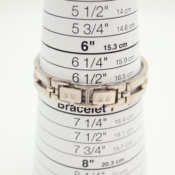 Nine West Diamond Silver Tone Tank Womens 19mm Watch Link Bracelet w New Battery - Picture 4 of 13